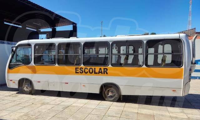 Criança de 4 anos é esquecida dentro de ônibus escolar em cidade da região