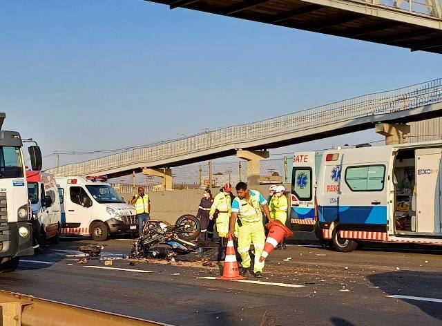 DOIS JOVENS DE BARIRI MORREM EM ACIDENTE DE MOTO NO CONTORNO RODOVIÁRIO