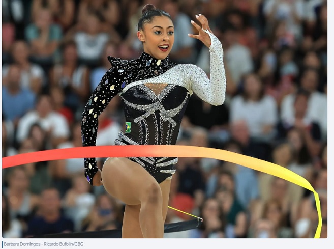 Bárbara Domingos se classifica para a final do individual geral da ginástica rítmica