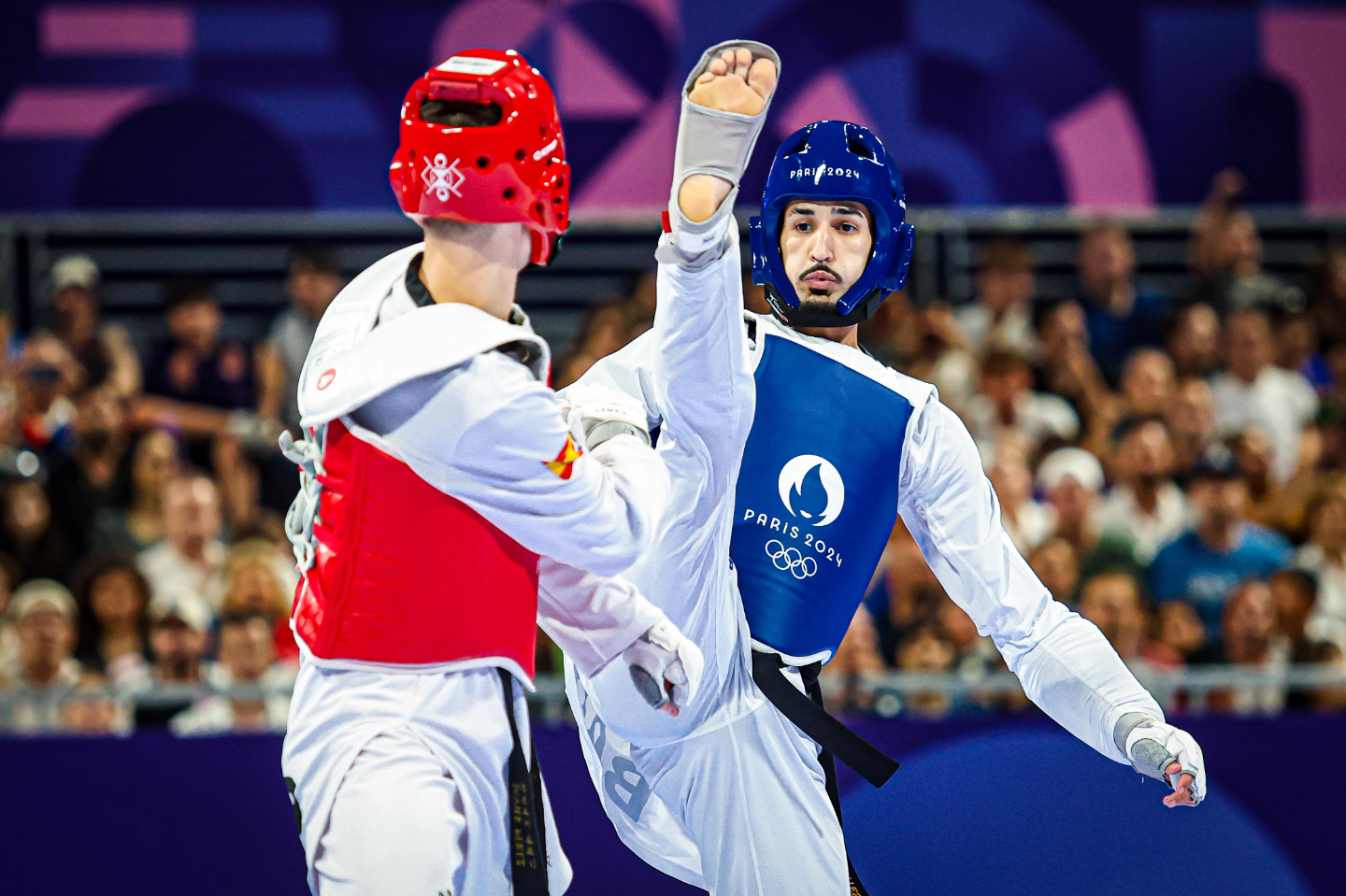 Edival Pontes conquista bronze para o Brasil no taekwondo