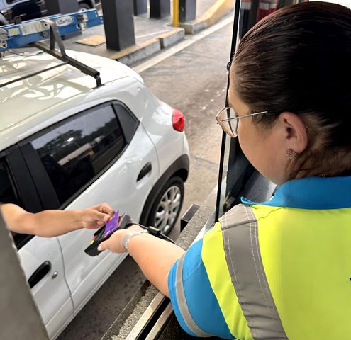 Concessionária começa a aceitar pagamento com cartão de débito nas praças de pedágio 