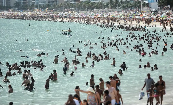 Verão começa hoje e previsão é de menos chuvas na maior parte do país