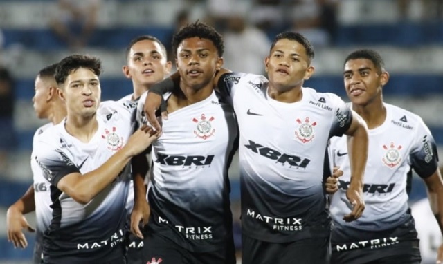 Grêmio-RS e Corinthians se enfrentam na quarta (22), na Arena Barueri; Veja como estão as semifinais da Copinha