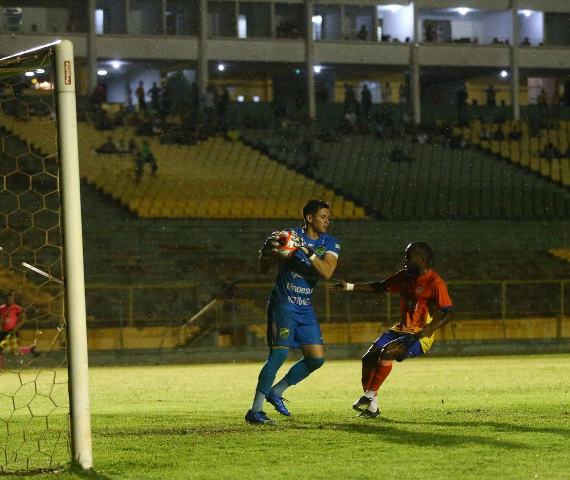 XV de Jaú e Desportivo empatam em jogo sem gol e quase sem público: técnico está na mira da torcida