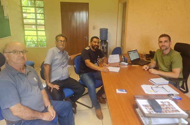 Prefeitura de Jahu e Colégio Agrícola discutem parceria para plantio de horta e destinar produtos ao Município