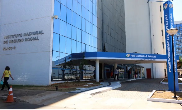 INSS: 13º antecipado injetará R$ 73,3 bi na economia; veja calendário
