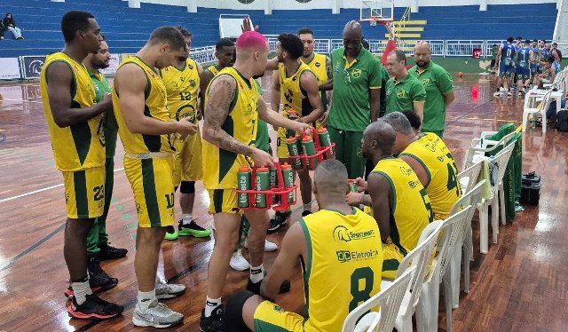Jahu Basquete conquista segunda vitória na Série Ouro e lidera a LBC: sábado tem mais um jogo no ginásio de esportes local