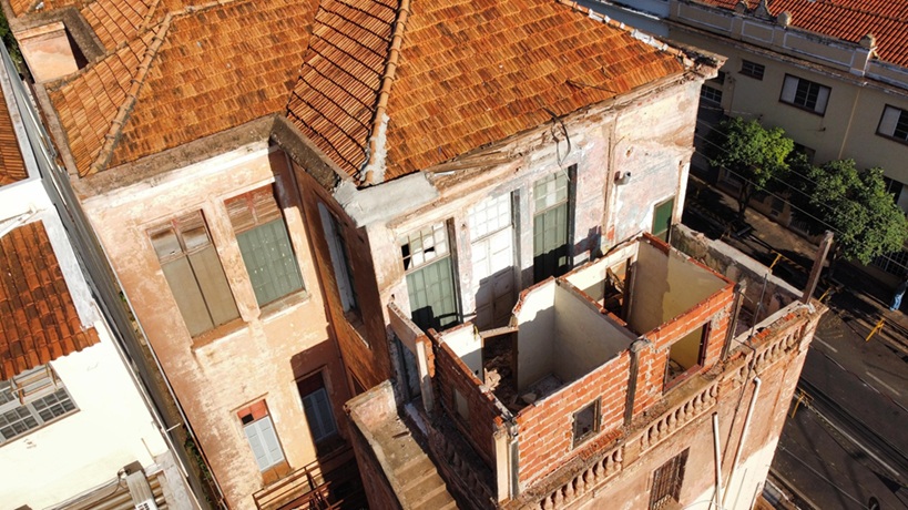 Prédio histórico é interditado no centro de Jaú após queda de estrutura reformada; Defesa Civil aponta providências ao proprietário