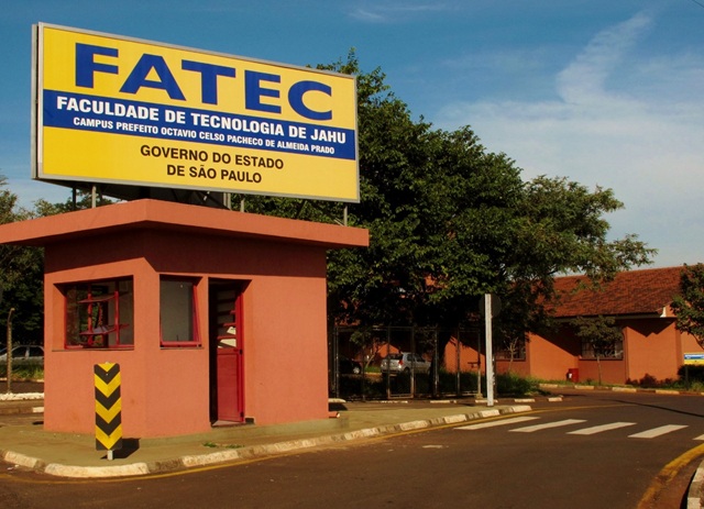 Fatec Jahu celebra 35 anos com solenidade e resgate de sua trajetória histórica e educacional