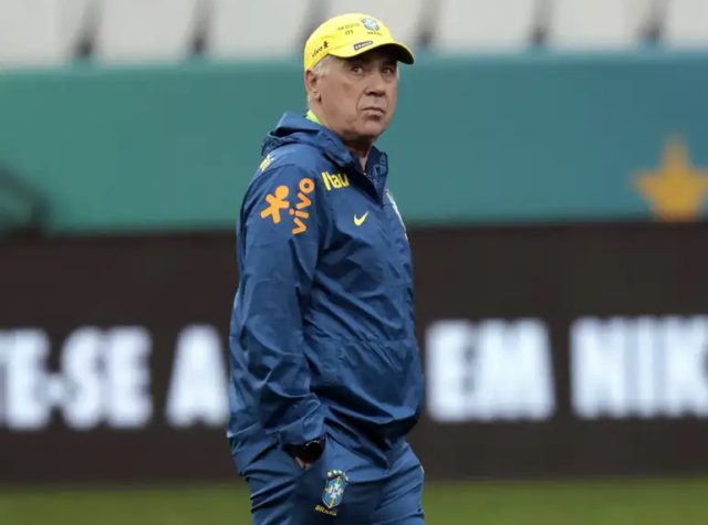 Técnico Ancelotti analisa Paraguai e confirma titularidade de Raphinha no jogo desta terça