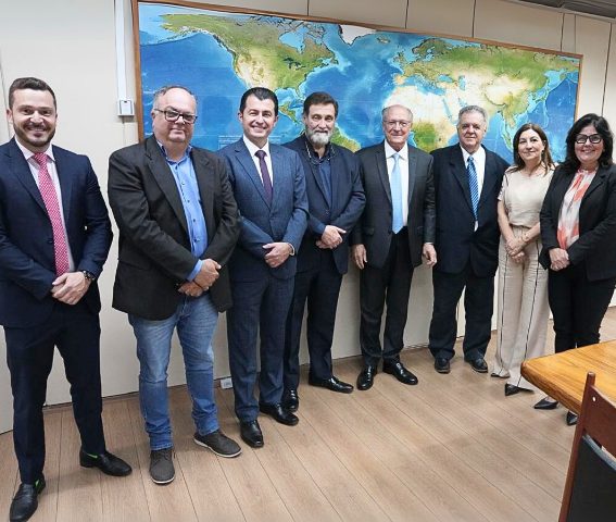 Reuniões em Brasília apontam caminhos para socorrer a Santa Casa: jornalista suplente de deputado coloca gestores frente a frente