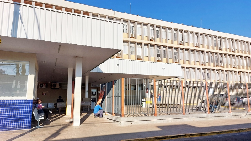 Santa Casa de Jahu amplia segurança no acesso ao hospital e instala grade em frente do hospital