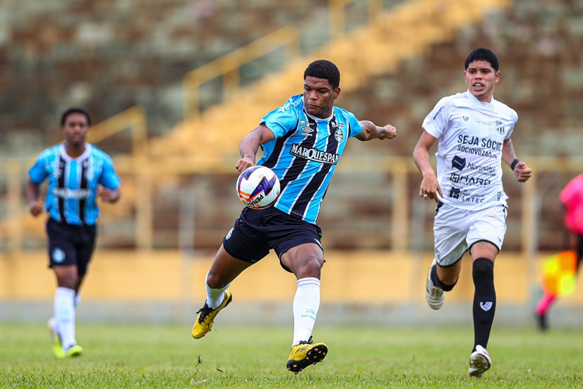 Copinha 2026 entra na semifinal: Grêmio vence em Jaú e avança às semifinais contra o Cruzeiro. Nesta segunda classifica mais dois times