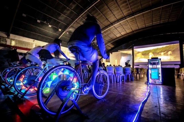 BikeCine pela primeira vez em Jaú: pedale para gerar energia e assistir a filmes de graça
