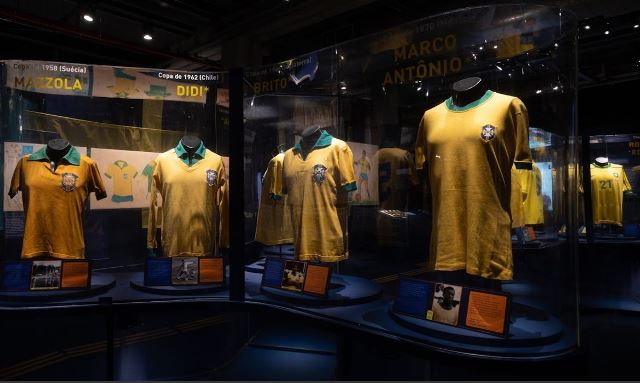 Futebol: exposição conta a história da camisa canarinho