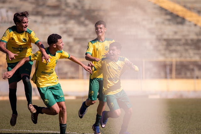 Sub-15 do XV vence com gol nos acréscimos e chega aos nove pontos; Sub-17 é superado pelo Porto no Paulista