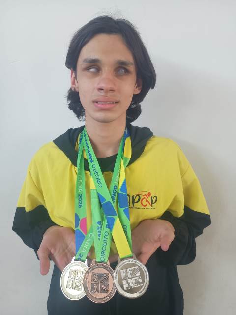 Estevinho conquista cinco medalhas em etapa nacional de natação paralímpica